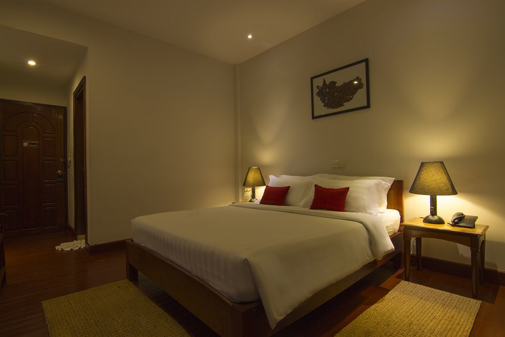 Apsara Centrepole 4*